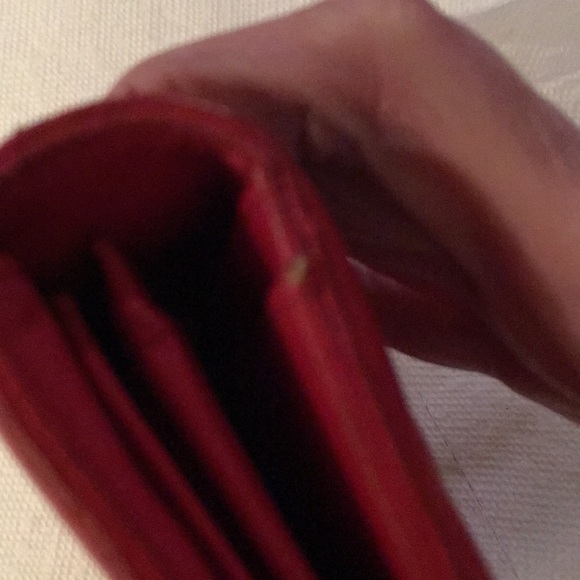 Special Authentic Red Chanel Wallet - Picture 4 of 8